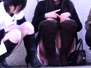 נשים יפניות מתגרות בנעלי עקב, מתמכרות לסקס פרוע ומלא תשוקה.