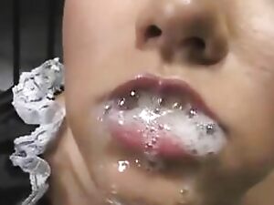 એક હિંમતવાન ચાઇનીઝ સ્ટડને એક સ્લોપી બ્લોજોબ મળે છે, જે અવ્યવસ્થિત ચહેરાના ફિનિશ તરફ દોરી જાય છે.